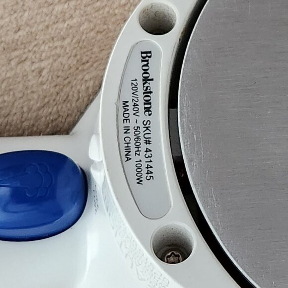 Brookstone Travel Handheld Garment Steamer & Press - Picture 4 of 7